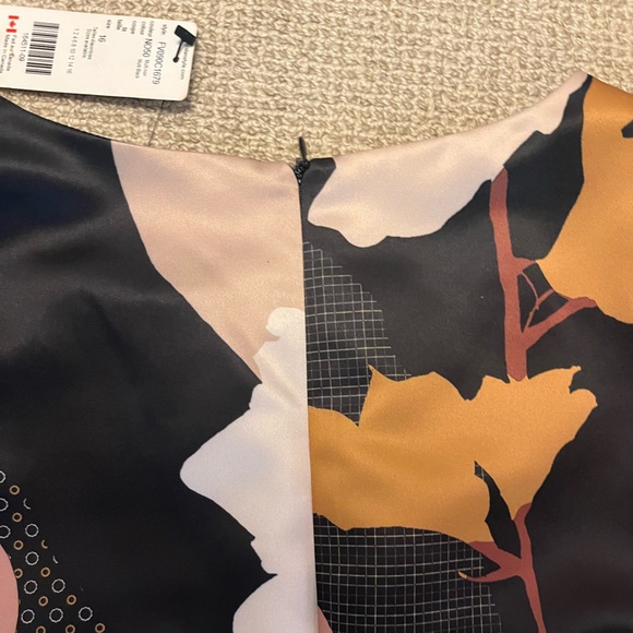 Tristan Dress Patterned Size 16 - Picture 3 of 5